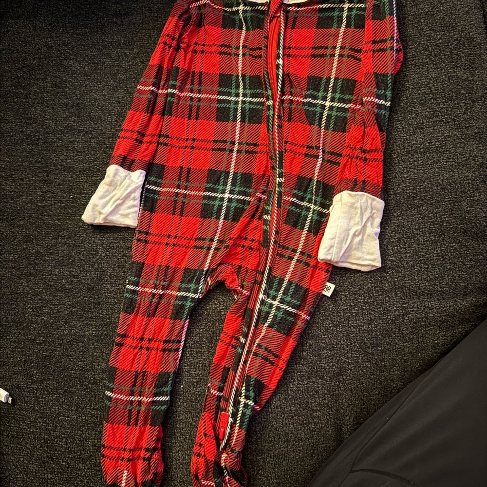 Bums and roses Christmas Plaid Bamboo Pajamas 3-6 months